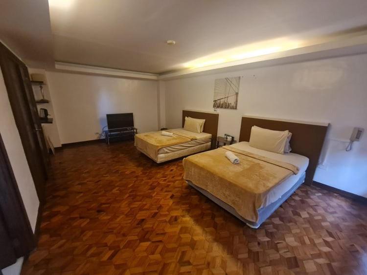 Bryan Condominium Suites Manila Exterior photo